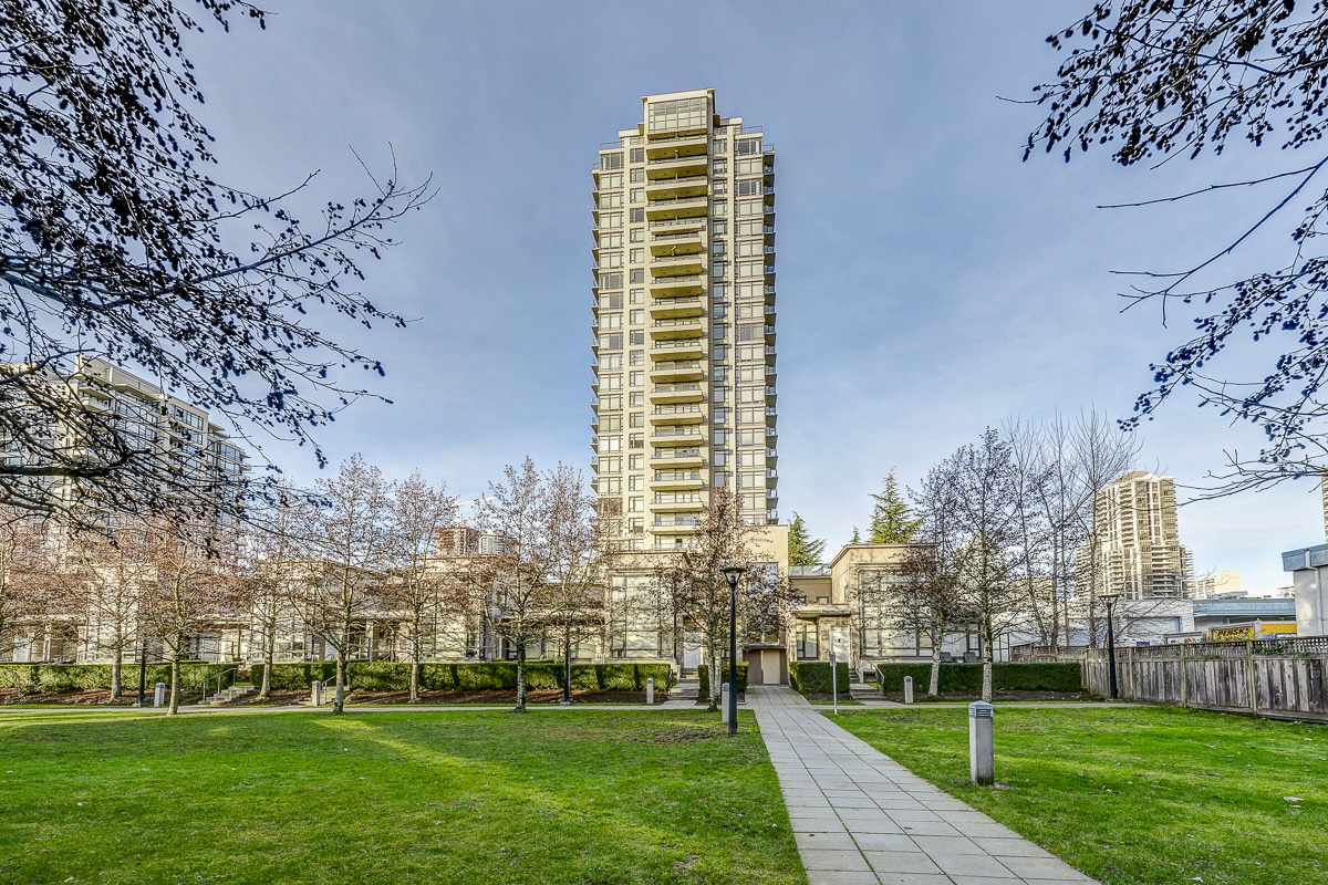 Exterior Condo Building
Image: © Rod Mountain